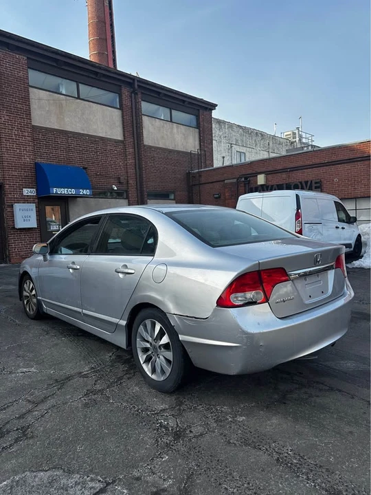 2011 Honda Civic 8th Gen - Image 7 of 19