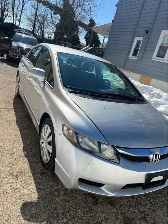 2011 Honda Civic 8th Gen - Image 2 of 10