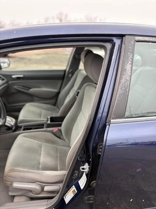 2011 Honda Civic 8th Gen - Image 6 of 6