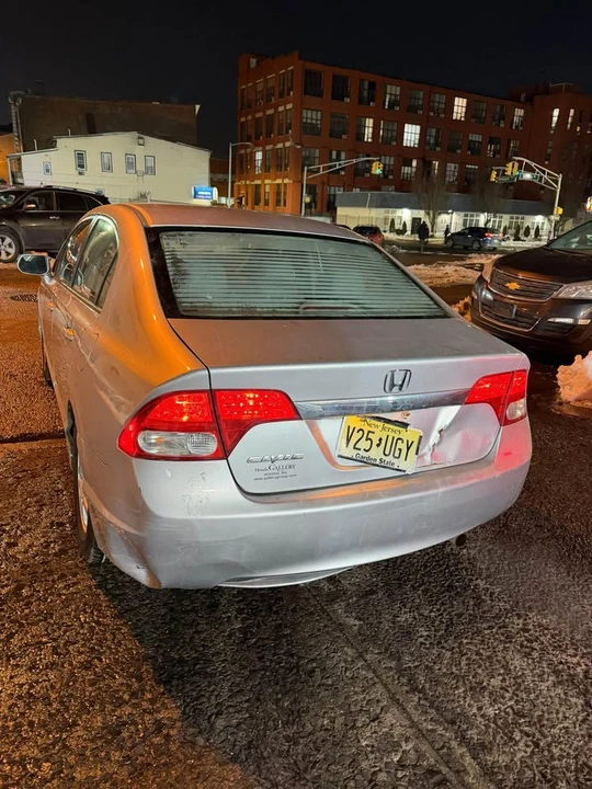 2011 Honda Civic 8th Gen - Image 3 of 5