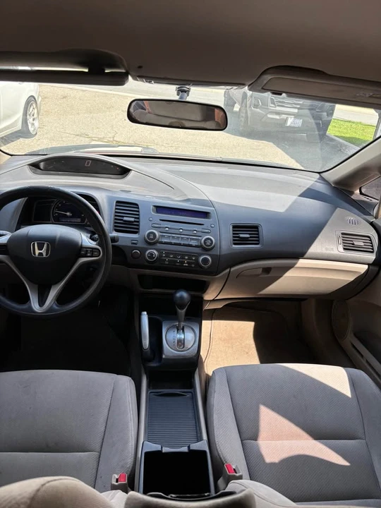 2011 Honda Civic 8th Gen - Image 5 of 8