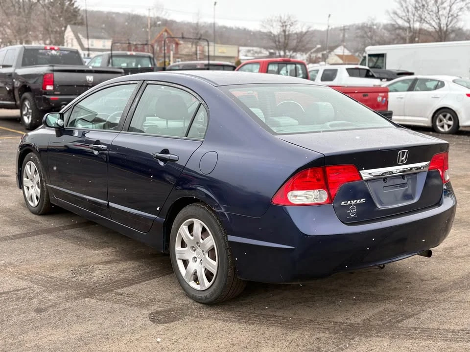 2011 Honda Civic 8th Gen - Image 3 of 6