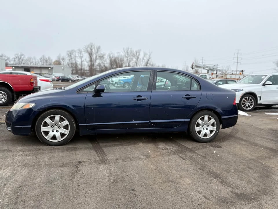2011 Honda Civic 8th Gen - Image 2 of 6