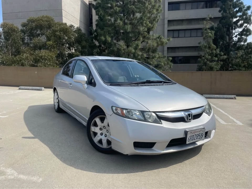 2011 Honda Civic 8th Gen - Image 3 of 10