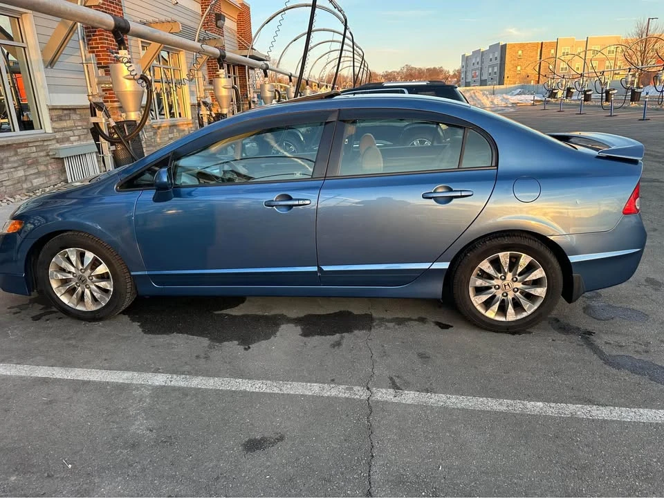 2011 Honda Civic 8th Gen - Image 2 of 13