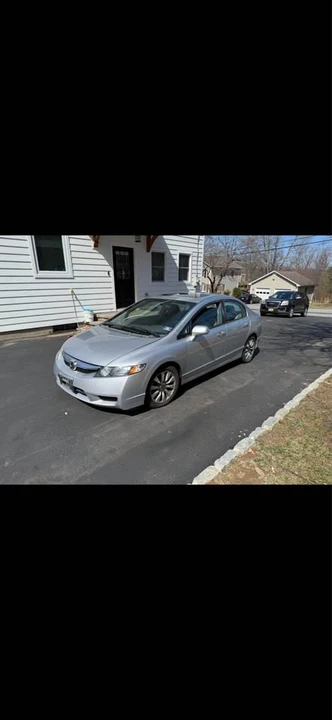 2011 Honda Civic 8th Gen - Image 2 of 6