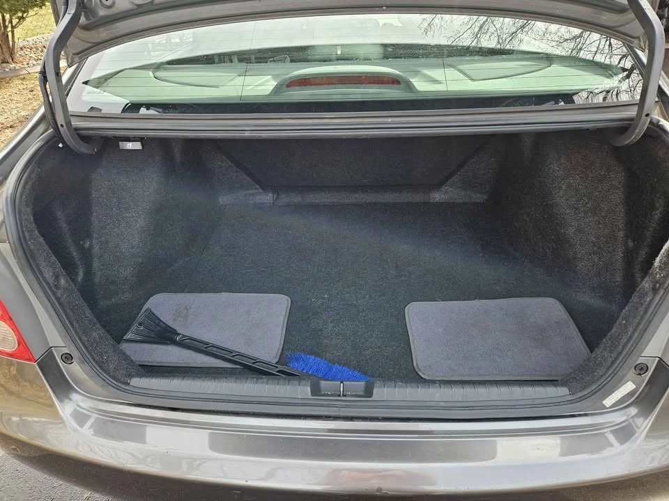 2011 Honda Civic 8th Gen - Image 6 of 9