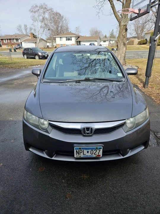 2011 Honda Civic 8th Gen - Image 2 of 9
