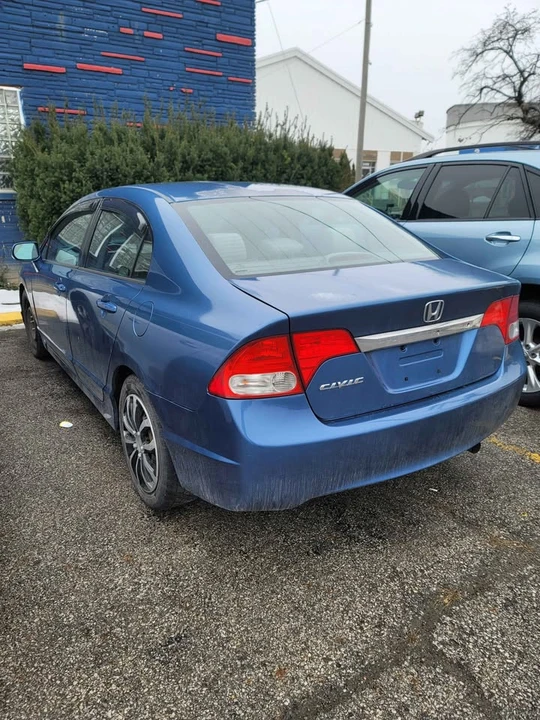 2011 Honda Civic 8th Gen - Image 3 of 6
