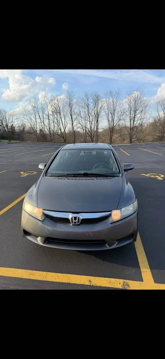 2011 Honda Civic 8th Gen - Image 2 of 7