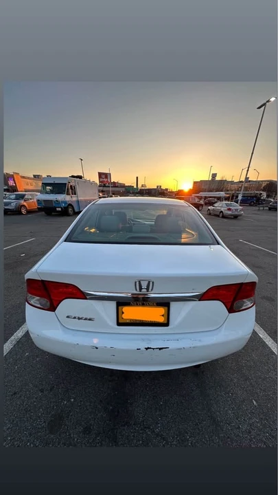 2011 Honda Civic 8th Gen - Image 7 of 17