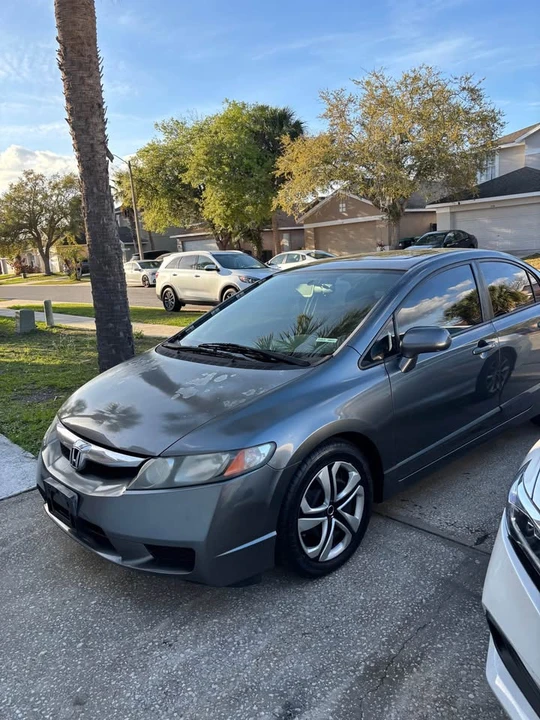 2011 Honda Civic 8th Gen - Image 2 of 10