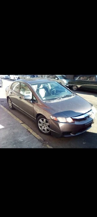 2011 Honda Civic 8th Gen - Image 2 of 2