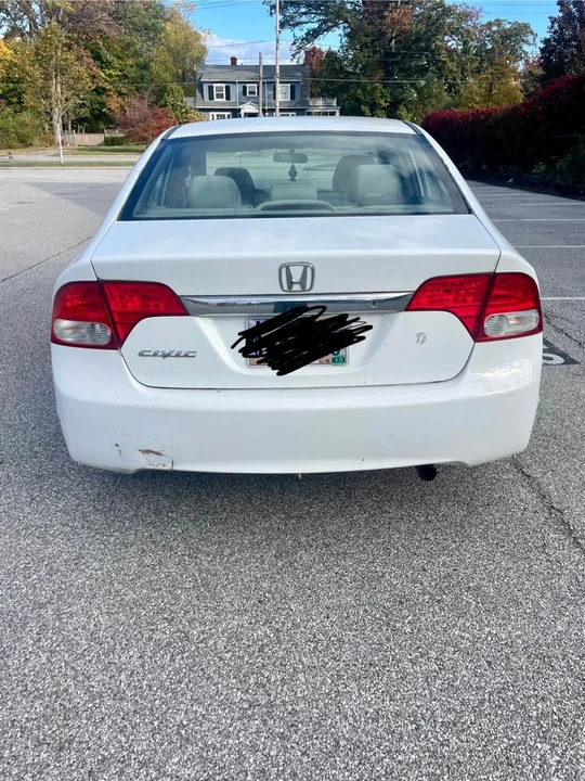 2011 Honda Civic 8th Gen - Image 4 of 7