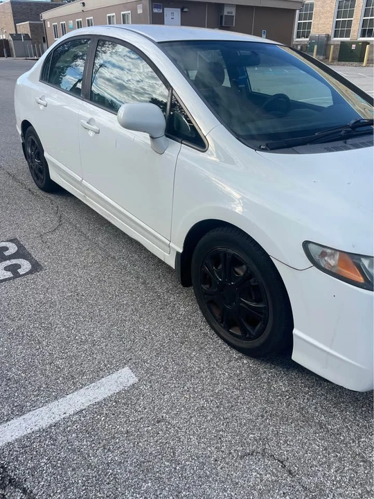2011 Honda Civic 8th Gen - Image 6 of 7