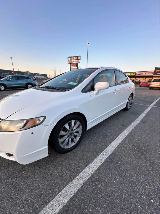 2011 Honda Civic 8th Gen - Image 5 of 17