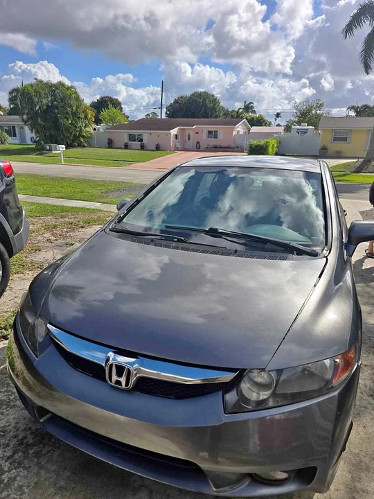 2011 Honda Civic 8th Gen - Image 2 of 5
