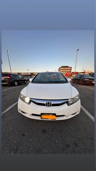 2011 Honda Civic 8th Gen - Image 6 of 17