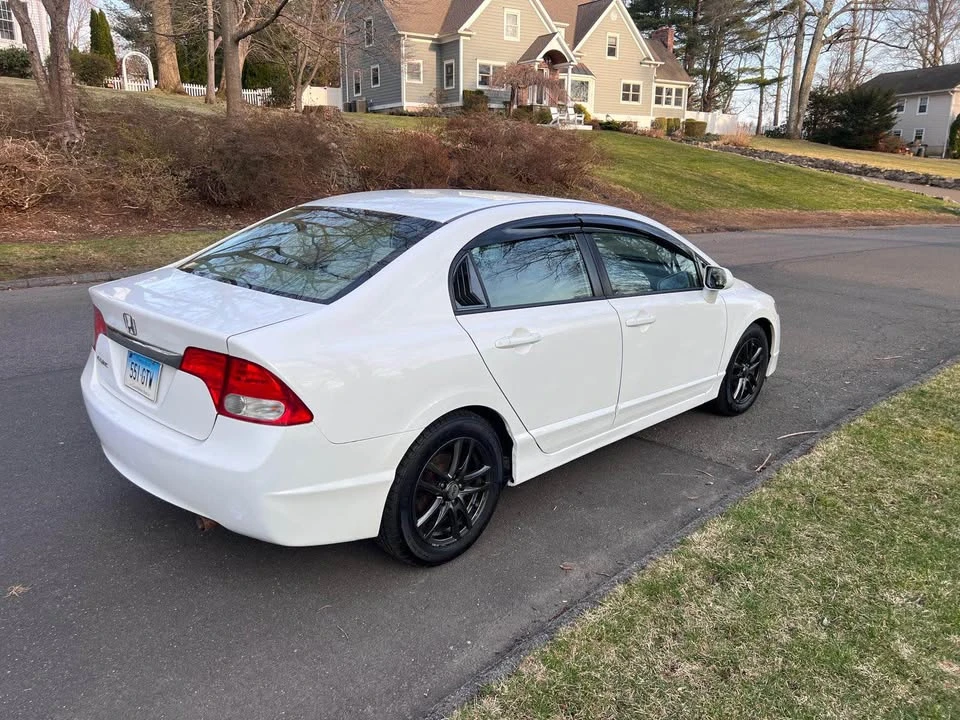 2011 Honda Civic 8th Gen - Image 4 of 14
