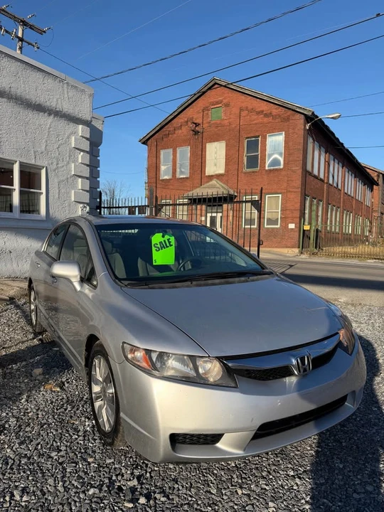 2011 Honda Civic 8th Gen - Image 2 of 15