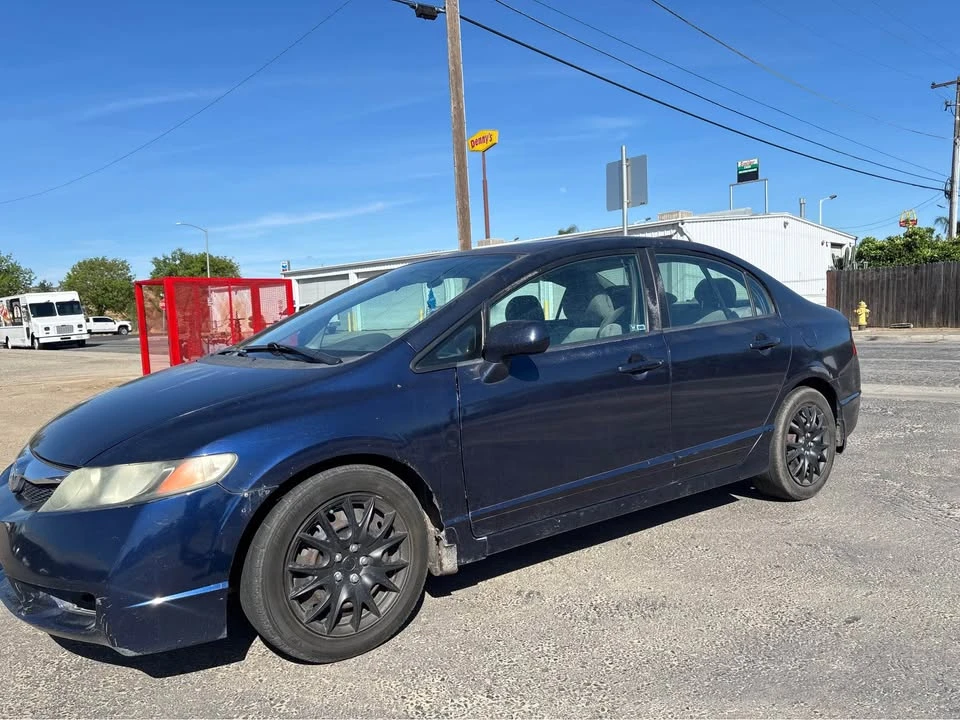 2011 Honda Civic 8th Gen - Image 4 of 4