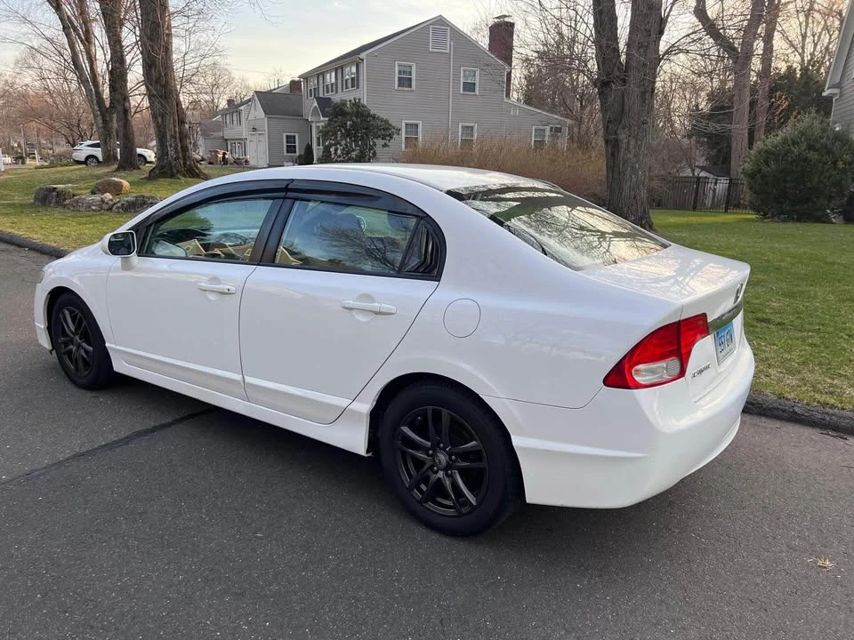 2011 Honda Civic 8th Gen - Image 8 of 14