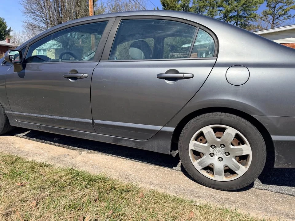 2011 Honda Civic 8th Gen - Image 2 of 6