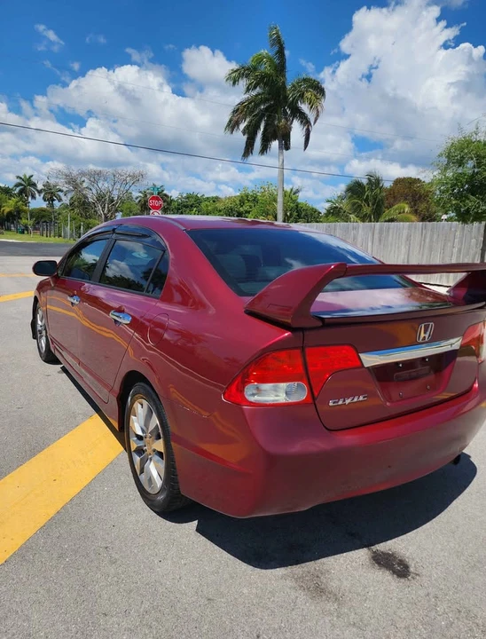 2011 Honda Civic 8th Gen - Image 3 of 7
