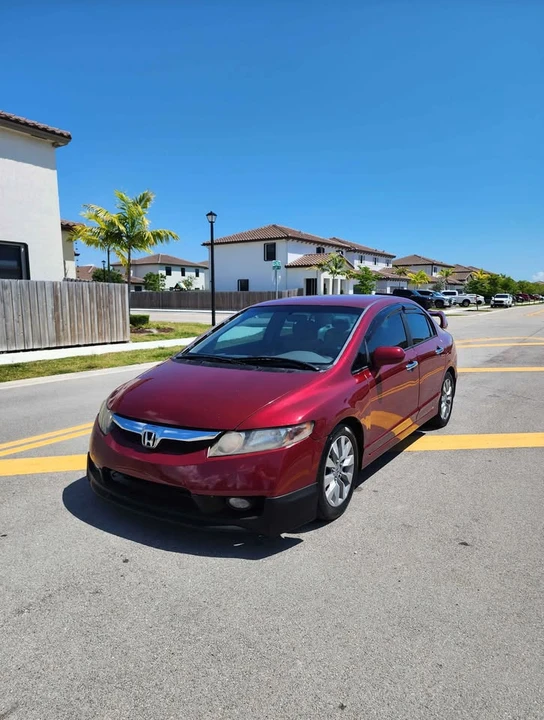 2011 Honda Civic 8th Gen - Image 2 of 7