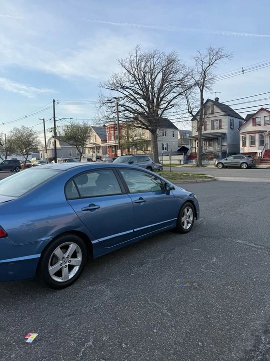 2011 Honda Civic 8th Gen - Image 3 of 8