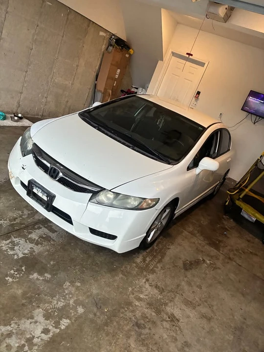 2011 Honda Civic 8th Gen - Image 3 of 16