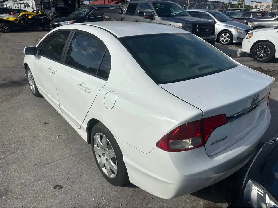 2011 Honda Civic 8th Gen - Image 7 of 12