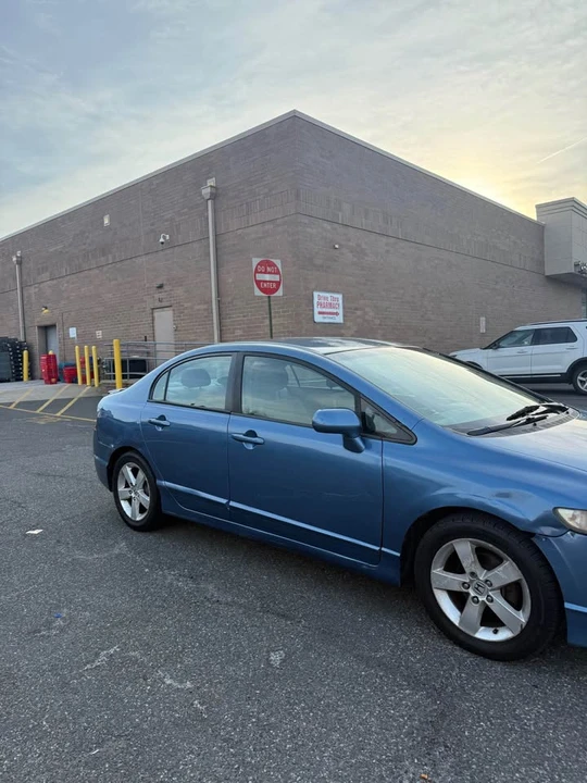 2011 Honda Civic 8th Gen - Image 4 of 8