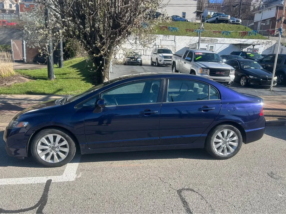 2011 Honda Civic 8th Gen - Image 2 of 14