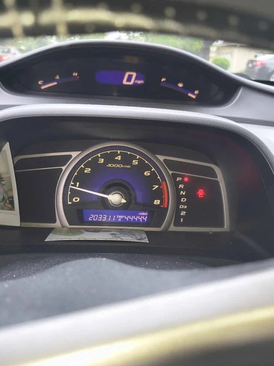 2011 Honda Civic 8th Gen - Image 3 of 4