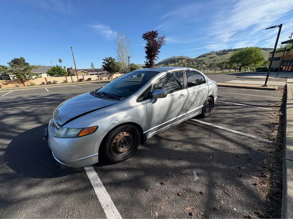 2011 Honda Civic 8th Gen - Image 4 of 4
