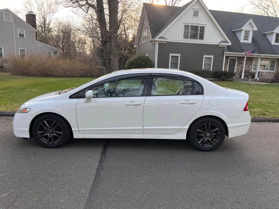 2011 Honda Civic 8th Gen - Image 7 of 14