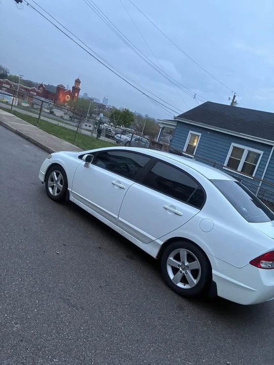 2011 Honda Civic 8th Gen - Image 11 of 16