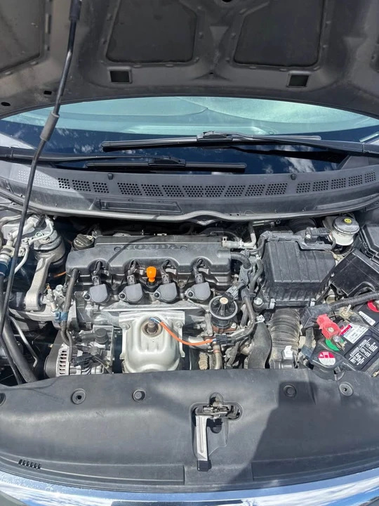 2011 Honda Civic 8th Gen - Image 2 of 8