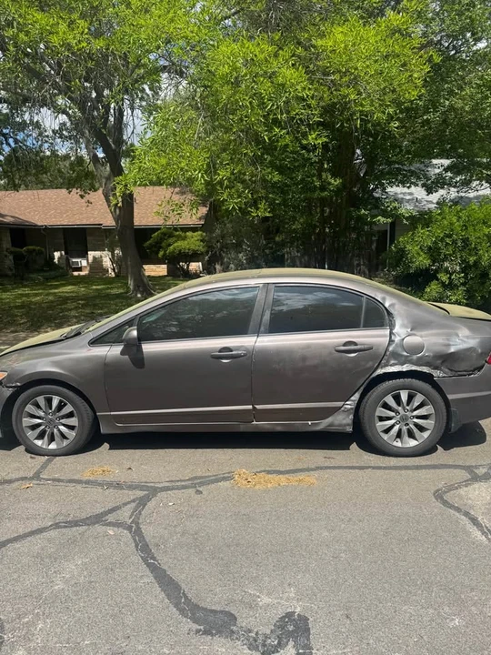 2011 Honda Civic 8th Gen - Image 3 of 7