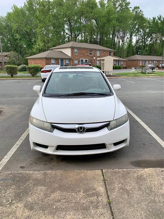 2011 Honda Civic 8th Gen - Image 2 of 11
