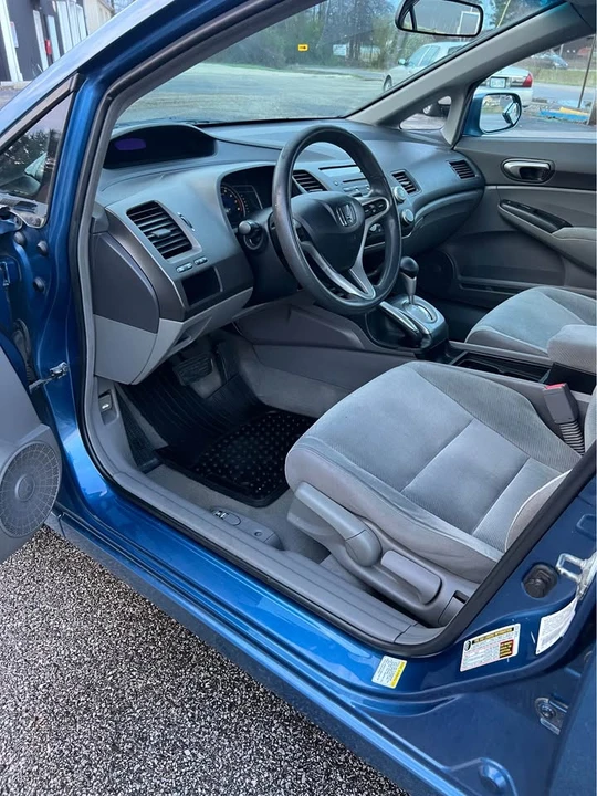 2011 Honda Civic 8th Gen - Image 7 of 16