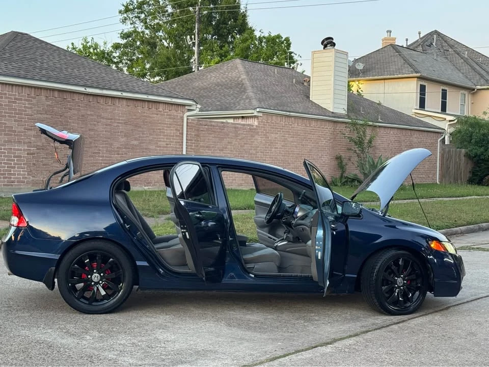 2011 Honda Civic 8th Gen - Image 9 of 13