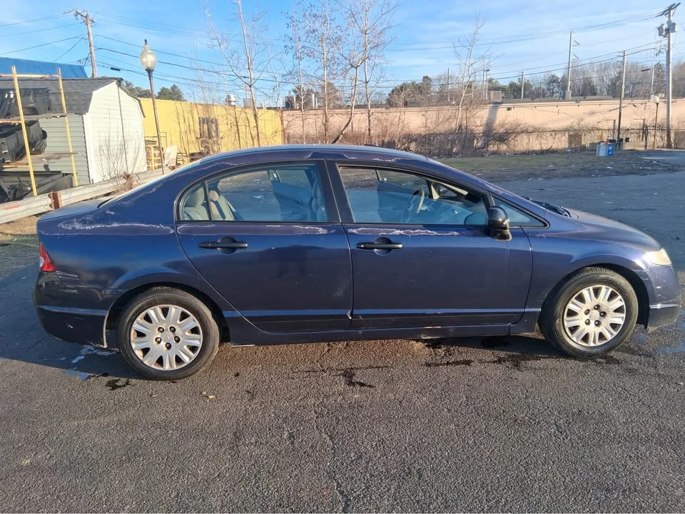 2011 Honda Civic 8th Gen - Image 2 of 9