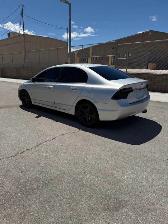 2011 Honda Civic 8th Gen - Image 5 of 11