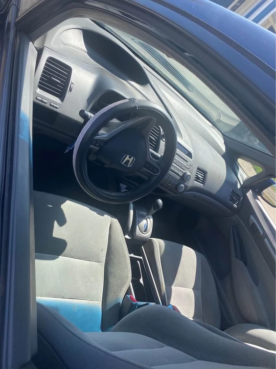 2011 Honda Civic 8th Gen - Image 3 of 7
