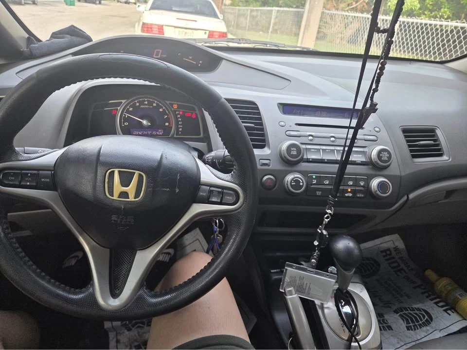 2011 Honda Civic 8th Gen - Image 3 of 8