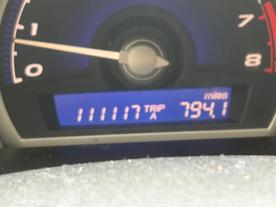 2011 Honda Civic 8th Gen - Image 4 of 4