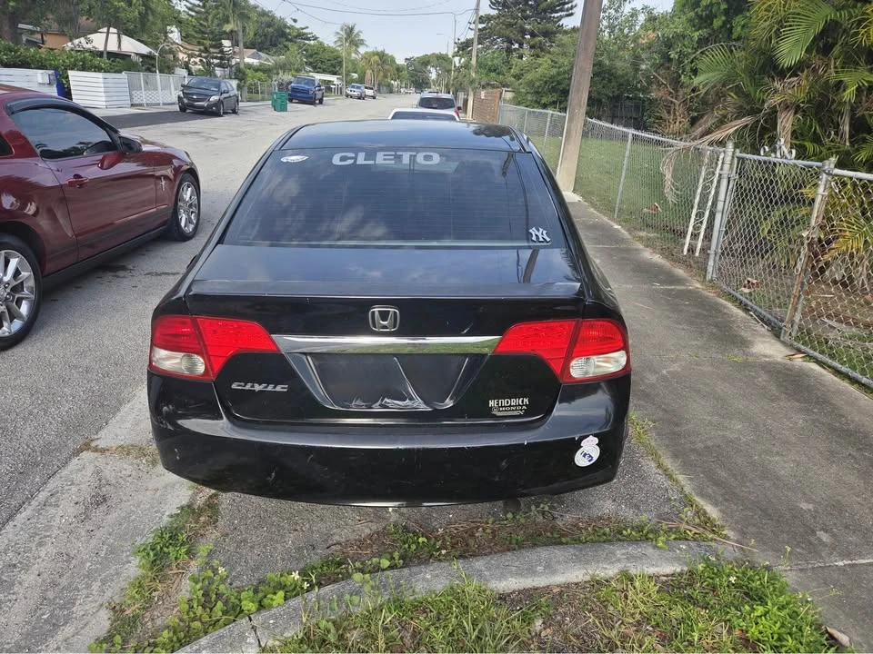 2011 Honda Civic 8th Gen - Image 8 of 8