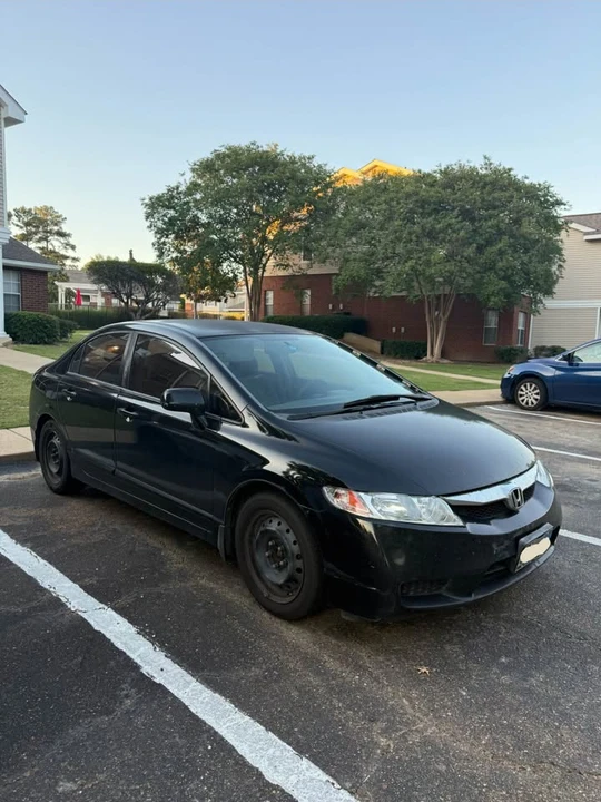 2011 Honda Civic 8th Gen - Image 3 of 8